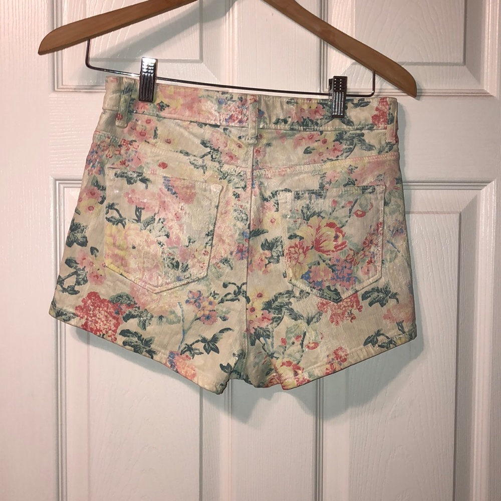Flowery topshop shorts - Picture 2 of 8